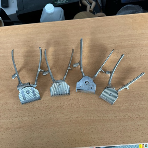 Antique Hand Hair Clippers - Picture 2 of 6